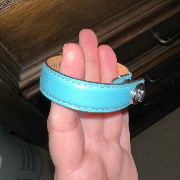 Coach bracket - Picture 2 of 3